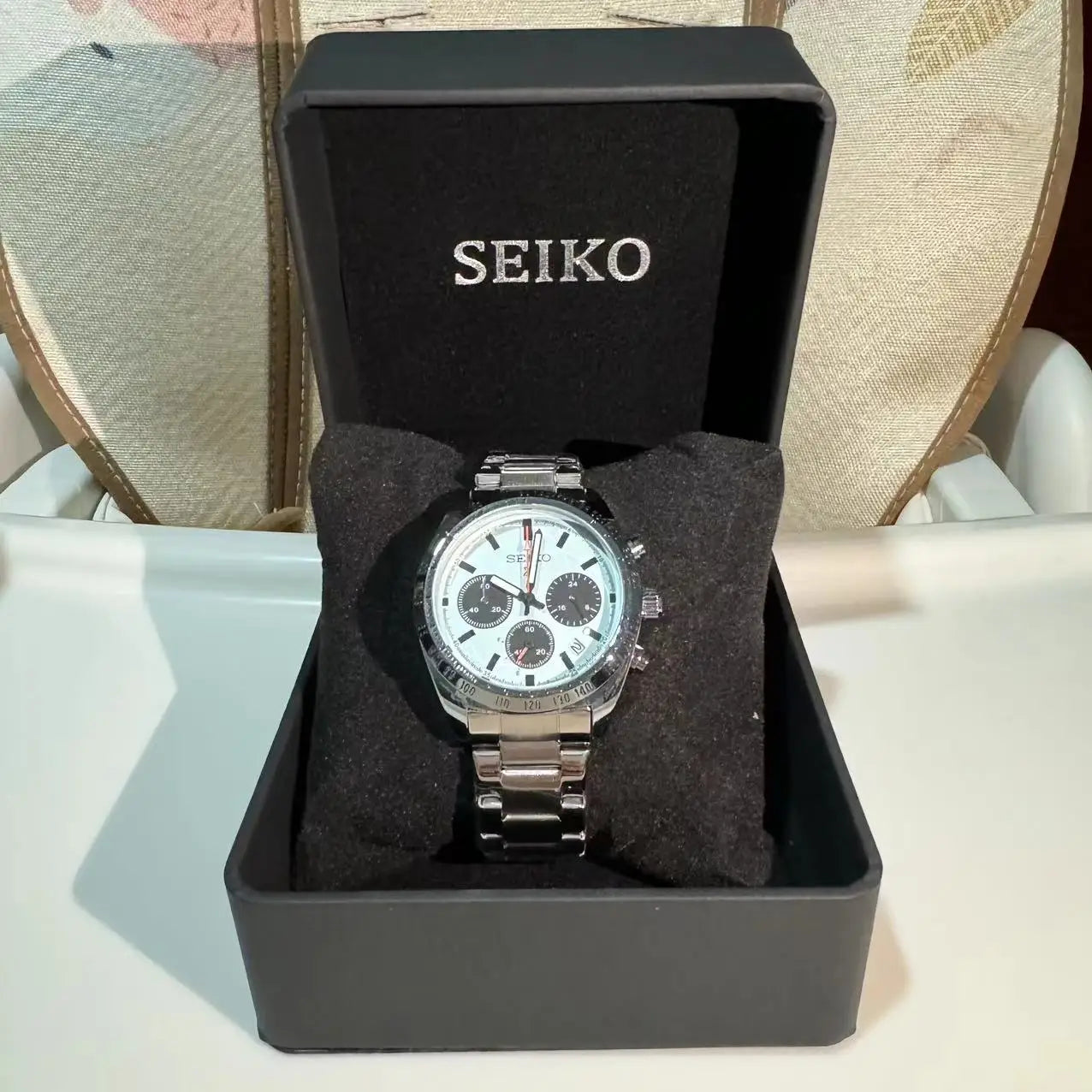 Seiko Luxury Men's Non-Mechanical Quartz Watch