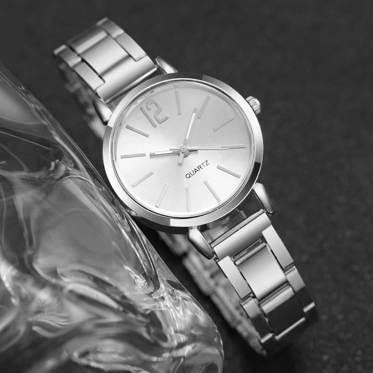 Elegant Women's Quartz Watch